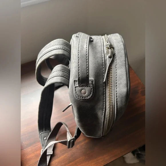 Matt & Nat • OLLY VEGAN BACKPACK - SUEDE - Picture 4 of 9